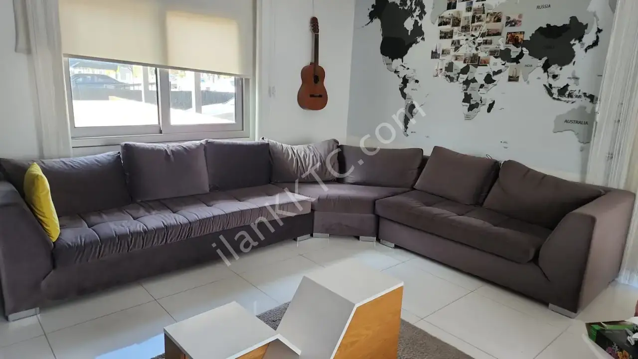 L koltuk ve açılan orta sehpa